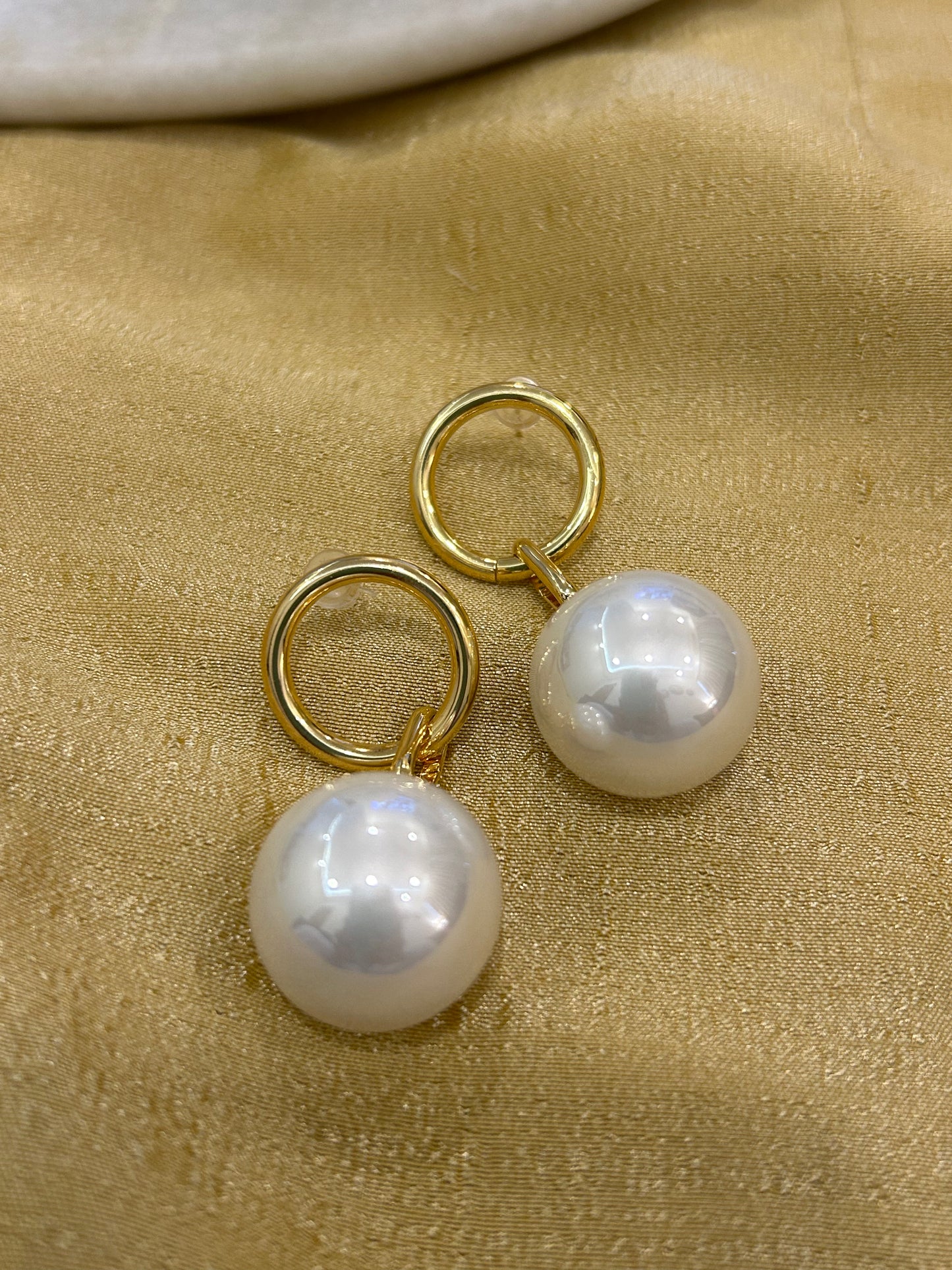 Solé Pearl Hoops