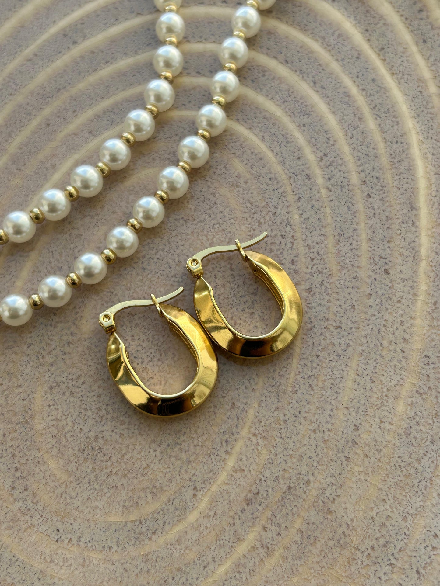 Golden Verse Solé Hoops